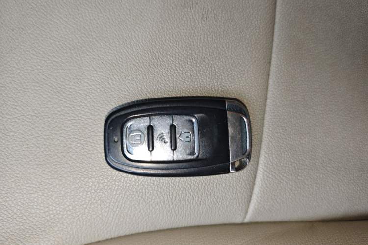 Used Mitsubishi Pajero Sport 2013 3.0L Automatic 4x4 Flagship Edition Vehicle Key