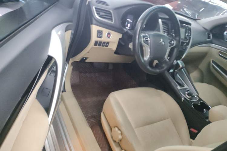 Used Mitsubishi Pajero Sport  Driver Seat