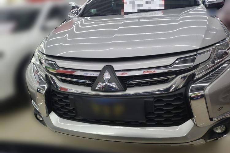 Used Mitsubishi Pajero Sport  Front