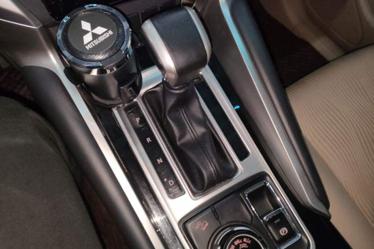 Used Mitsubishi Pajero Sport  Gear Lever