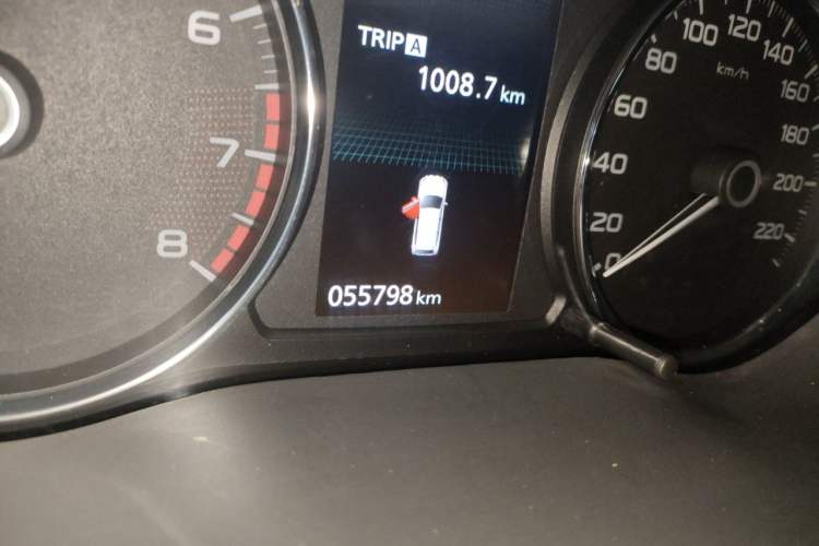 Used Mitsubishi Pajero Sport  Odometer Close Up