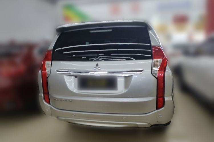 Used Mitsubishi Pajero Sport  Rear