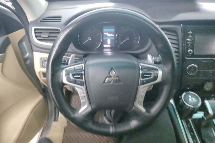 Used Mitsubishi Pajero Sport  Steering Wheel