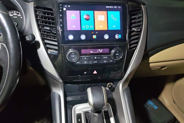 Used Mitsubishi Pajero Sport  Audio And AC Panel