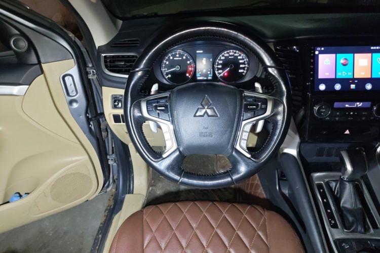 Used Mitsubishi Pajero Sport  Steering Wheel