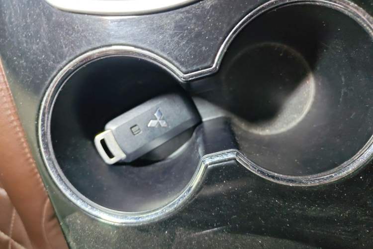Used Mitsubishi Pajero Sport  Vehicle Key