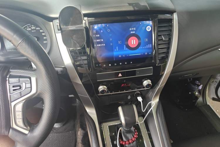 Used Mitsubishi Pajero Sport  Audio And AC Panel