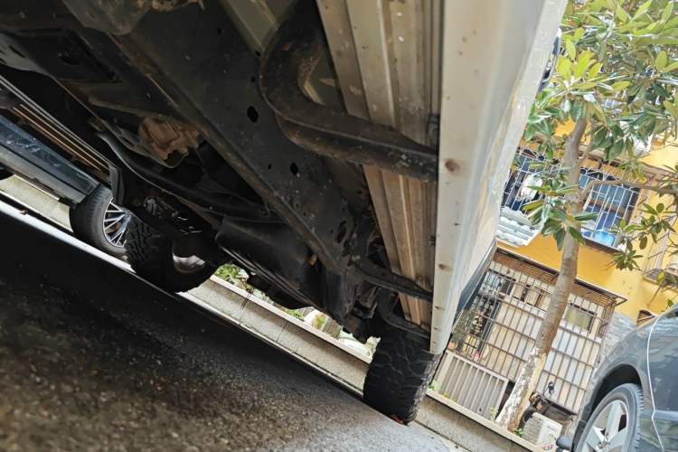 Used Mitsubishi Pajero Sport  Chassis Front Left