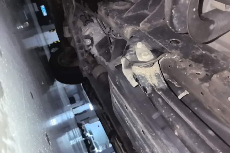 Used Mitsubishi Pajero Sport  Chassis Rear Left