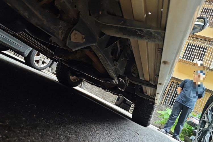 Used Mitsubishi Pajero Sport  Chassis Rear Right