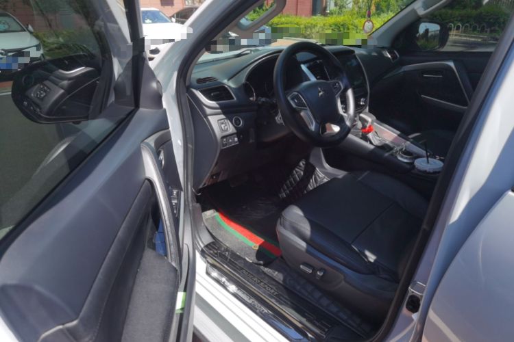 Used Mitsubishi Pajero Sport  Driver Seat