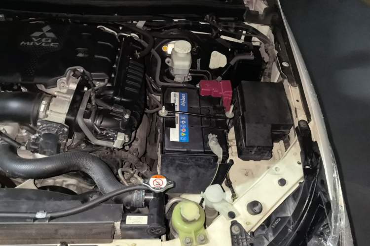 Used Mitsubishi Pajero Sport  Engine Bay Left