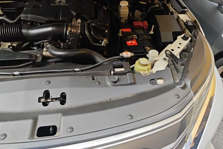 Used Mitsubishi Pajero Sport  Engine Bay Left