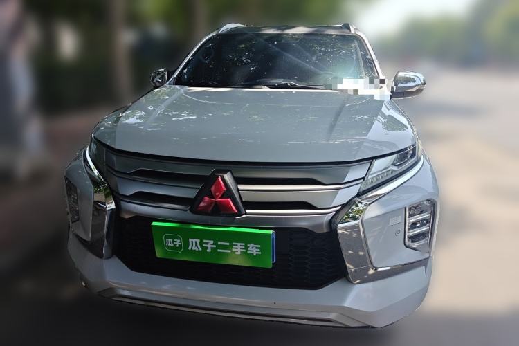 Used Mitsubishi Pajero Sport  Front