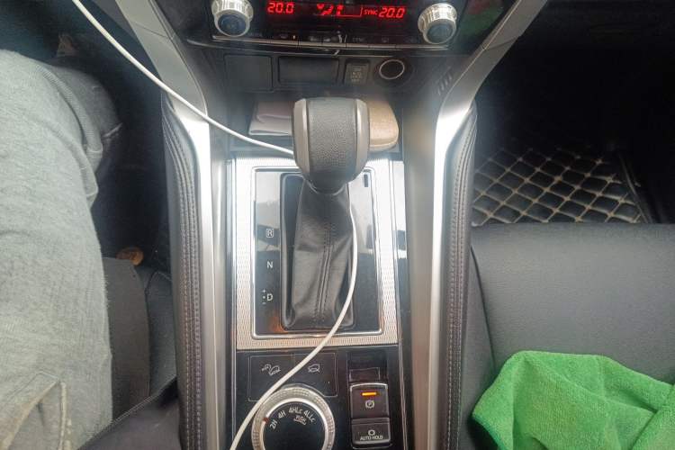 Used Mitsubishi Pajero Sport  Gear Lever