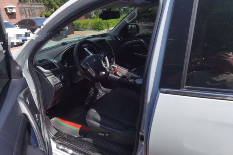 Used Mitsubishi Pajero Sport  Left Front Seat