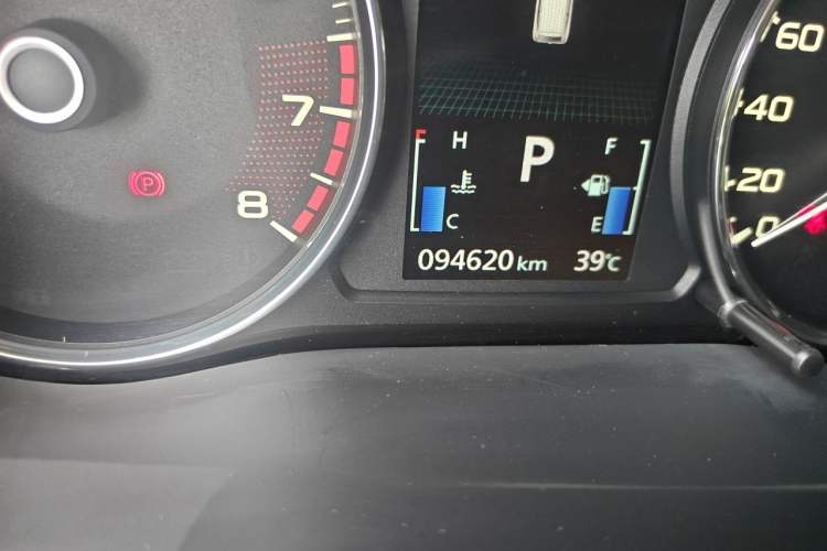 Used Mitsubishi Pajero Sport  Odometer Close Up
