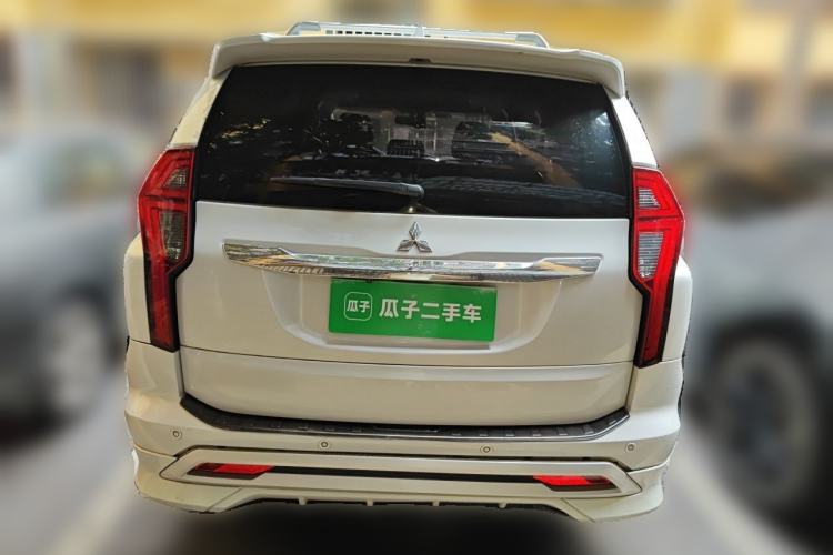 Used Mitsubishi Pajero Sport  Rear