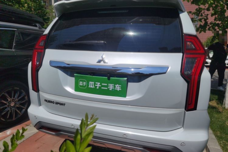 Used Mitsubishi Pajero Sport  Rear