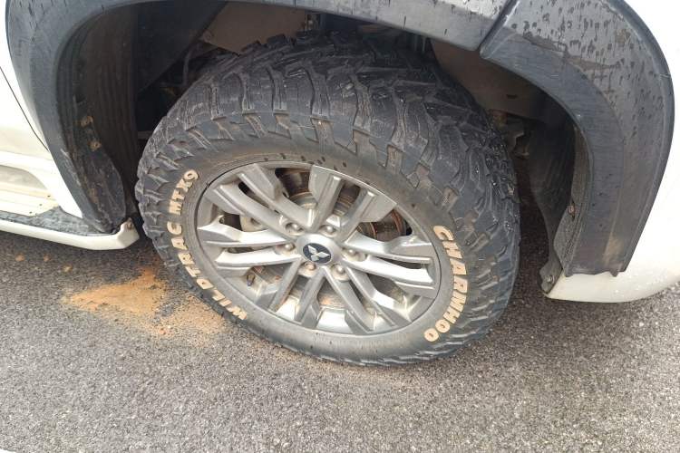 Used Mitsubishi Pajero Sport  Right Front Wheel Hub