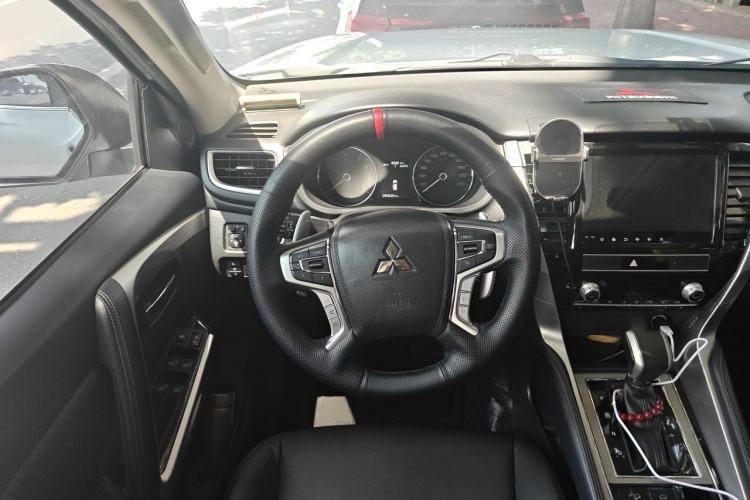 Used Mitsubishi Pajero Sport  Steering Wheel