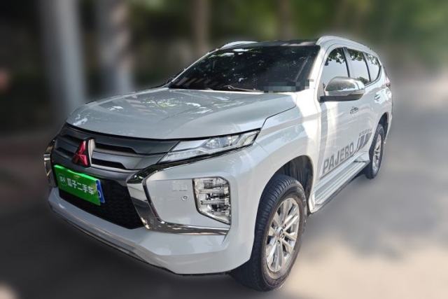 Ojetý Mitsubishi Pajero Sport Pajero Pinin 3.0 Gasoline Automatic 7-Seater