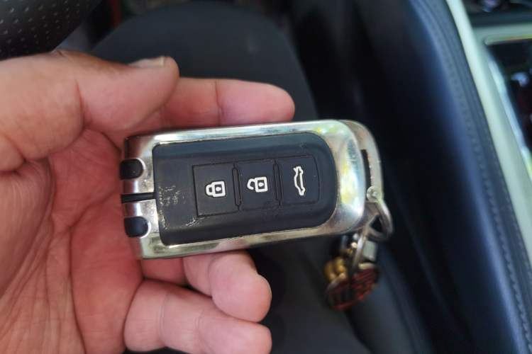 Used Mitsubishi Pajero Sport  Vehicle Key