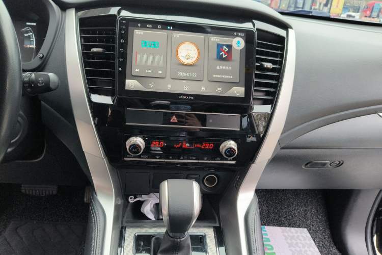 Used Mitsubishi Pajero Sport 2020 3.0L Luxury Edition Audio And AC Panel