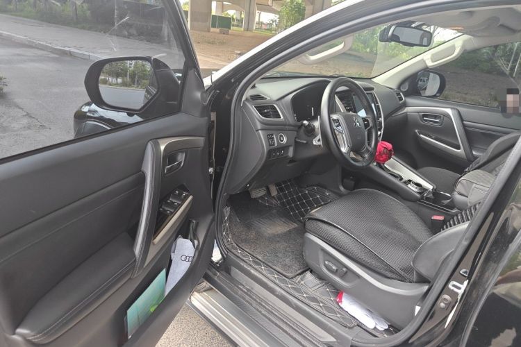 Used Mitsubishi Pajero Sport 2020 3.0L Luxury Edition Driver Seat