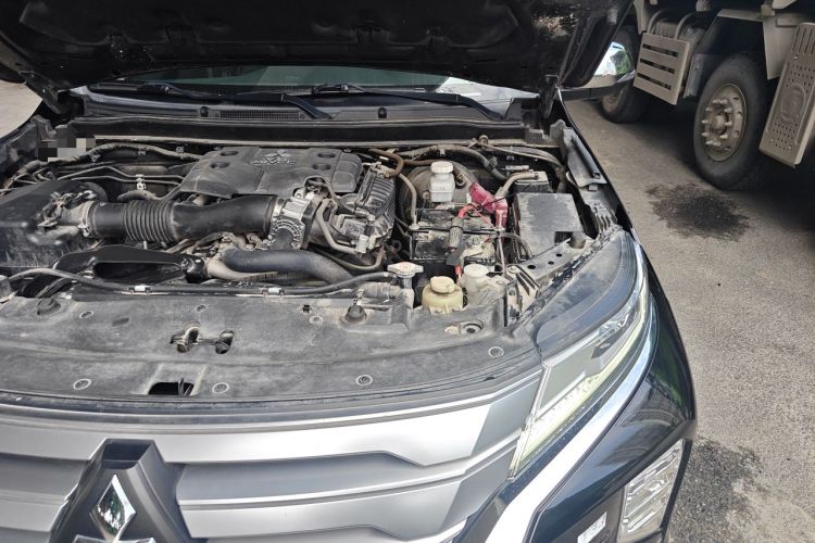 Used Mitsubishi Pajero Sport 2020 3.0L Luxury Edition Engine Bay Left