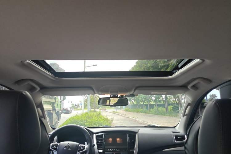 Used Mitsubishi Pajero Sport 2020 3.0L Luxury Edition Headliner
