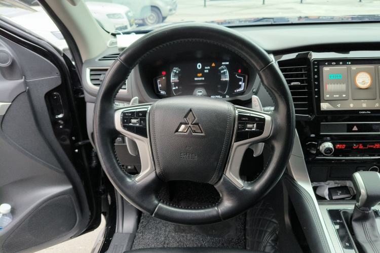 Used Mitsubishi Pajero Sport 2020 3.0L Luxury Edition Steering Wheel