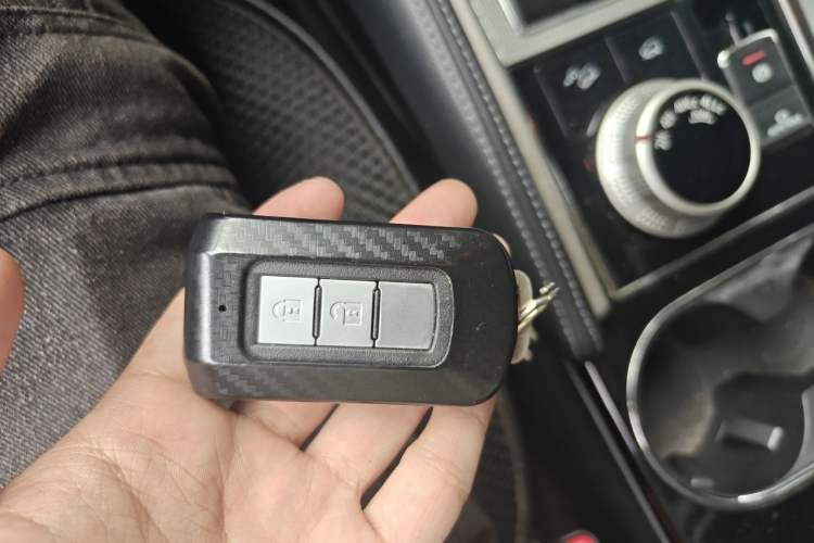 Used Mitsubishi Pajero Sport 2020 3.0L Luxury Edition Vehicle Key