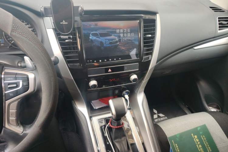 Used Mitsubishi Pajero Sport  Audio And AC Panel