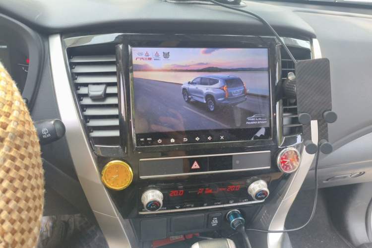 Used Mitsubishi Pajero Sport 2020 3.0L Luxury Edition Audio And AC Panel
