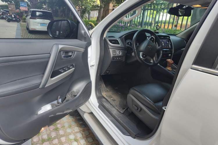 Used Mitsubishi Pajero Sport 2020 3.0L Luxury Edition Driver Seat