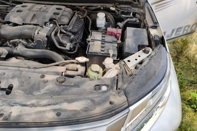 Used Mitsubishi Pajero Sport 2020 3.0L Luxury Edition Engine Bay Left