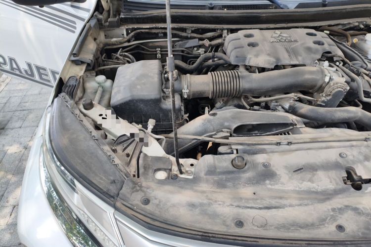 Used Mitsubishi Pajero Sport 2020 3.0L Luxury Edition Engine Bay Right