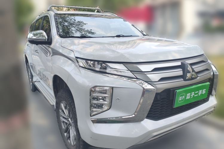 Used Mitsubishi Pajero Sport 2020 3.0L Luxury Edition Front Right 45 Deg