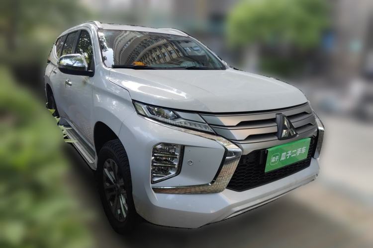 Used Mitsubishi Pajero Sport 2020 3.0L Luxury Edition Front Right 45 Deg