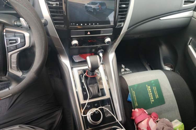 Used Mitsubishi Pajero Sport  Gear Lever