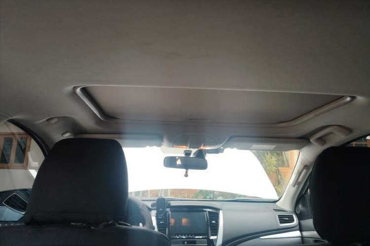 Used Mitsubishi Pajero Sport  Headliner