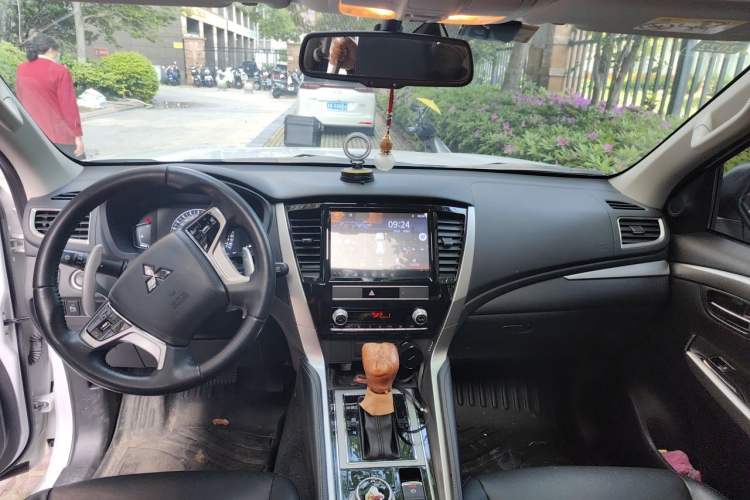 Used Mitsubishi Pajero Sport 2020 3.0L Luxury Edition Headliner