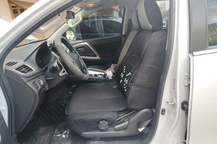Used Mitsubishi Pajero Sport  Left Front Seat