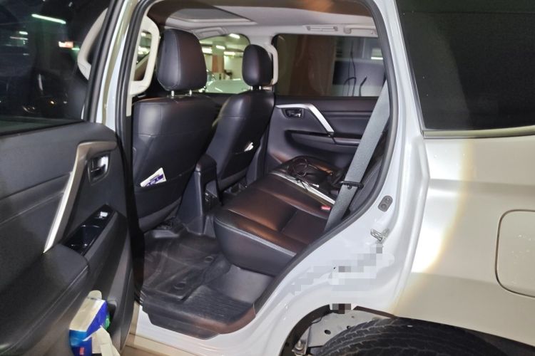 Used Mitsubishi Pajero Sport 2020 3.0L Luxury Edition Left Rear Seat