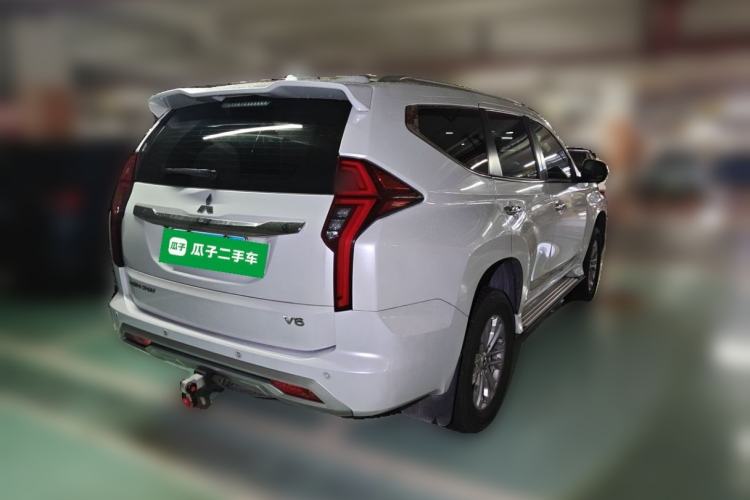 Used Mitsubishi Pajero Sport 2020 3.0L Luxury Edition Rear Right 45 Deg