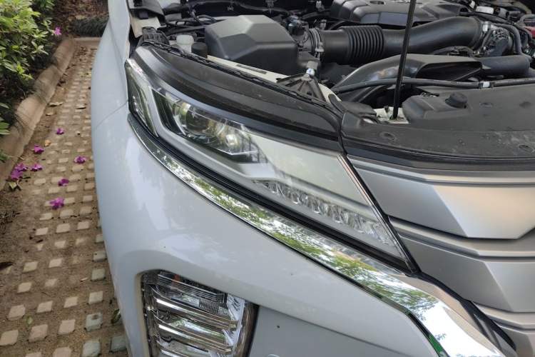 Used Mitsubishi Pajero Sport 2020 3.0L Luxury Edition Right Front Headlight