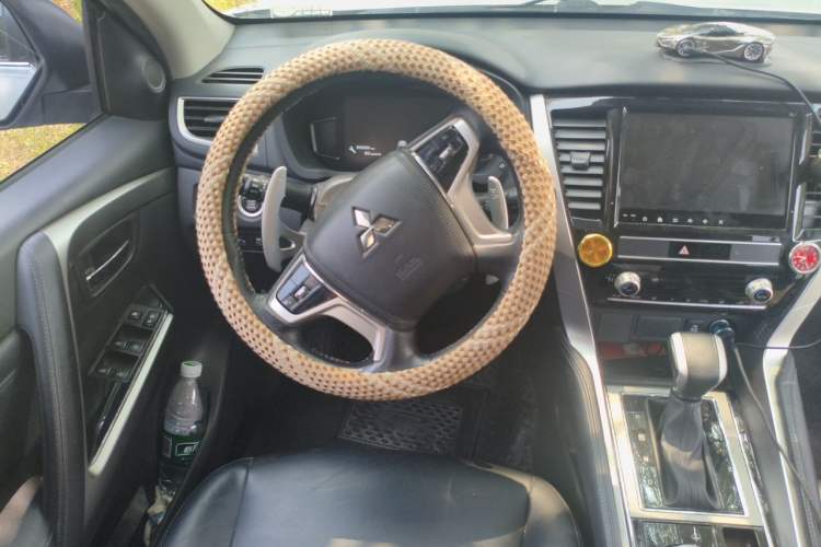 Used Mitsubishi Pajero Sport 2020 3.0L Luxury Edition Steering Wheel