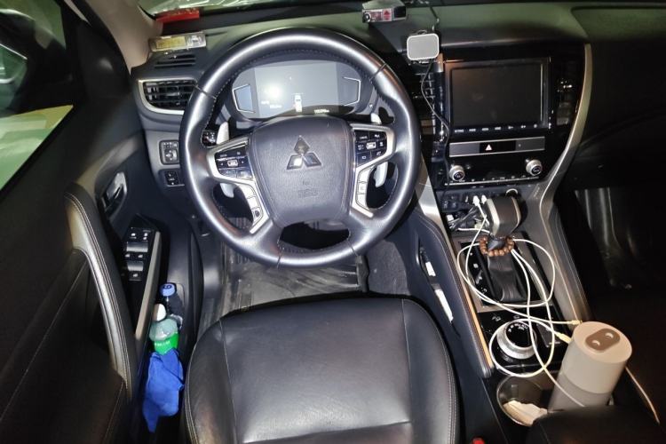 Used Mitsubishi Pajero Sport 2020 3.0L Luxury Edition Steering Wheel
