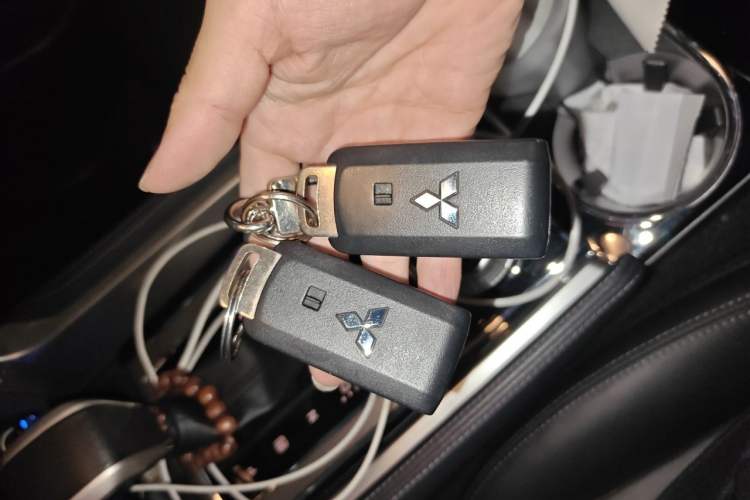 Used Mitsubishi Pajero Sport 2020 3.0L Luxury Edition Vehicle Key